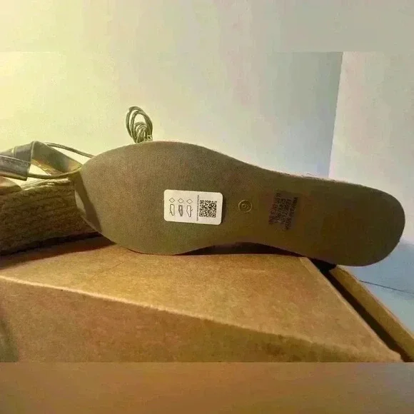 Asos Design Flatform Gladiator Sandals - Picture 8 of 9